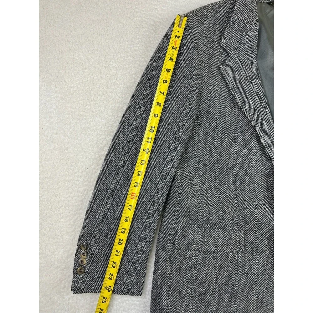 Bill Blass Blazer Mens 44 Wool Herringbone Sport Coat Jacket Made‎ USA Classic